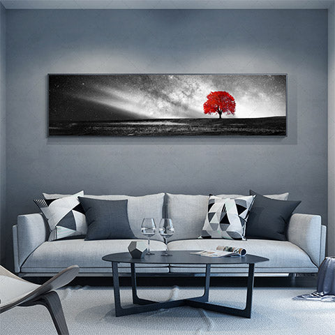tableau noir et blanc avec arbre rouge
