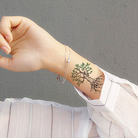 tattoo arbre de vie poignet